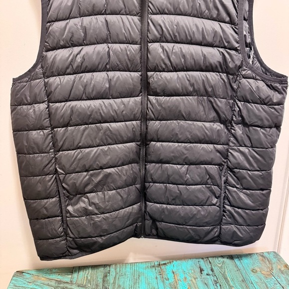 Old Navy Narrow Channel Black Jack Packable Vest Size XXXL Tall - Picture 4 of 10